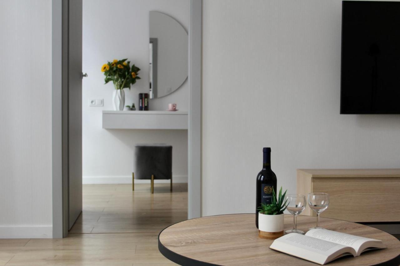 Luna Apartments Jelenia Gora Bagian luar foto