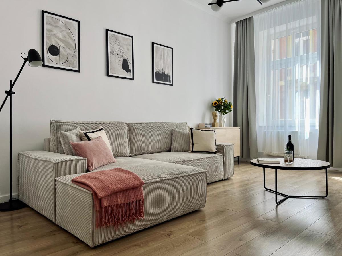 Luna Apartments Jelenia Gora Bagian luar foto