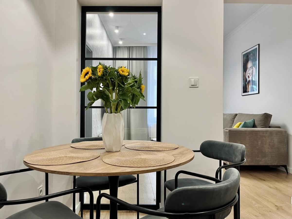 Luna Apartments Jelenia Gora Bagian luar foto