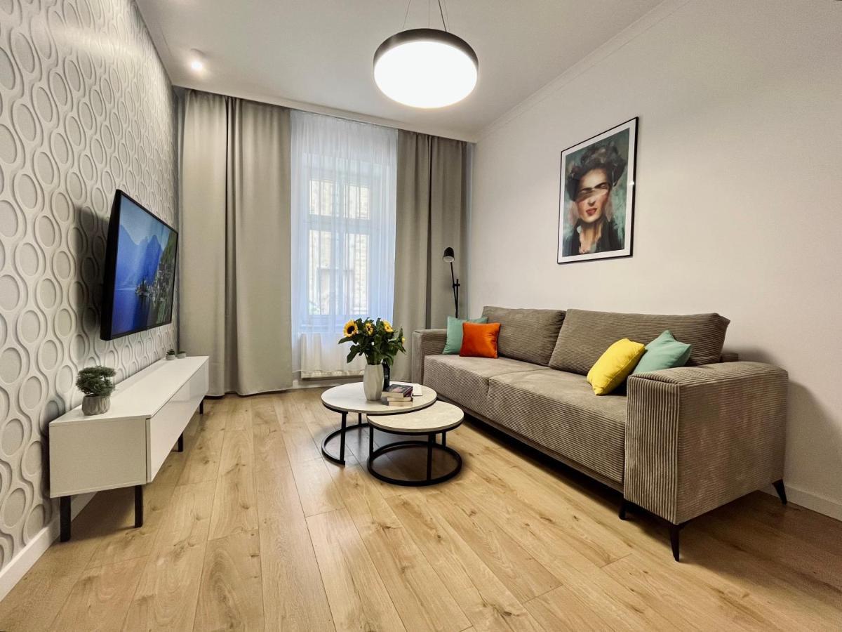 Luna Apartments Jelenia Gora Bagian luar foto