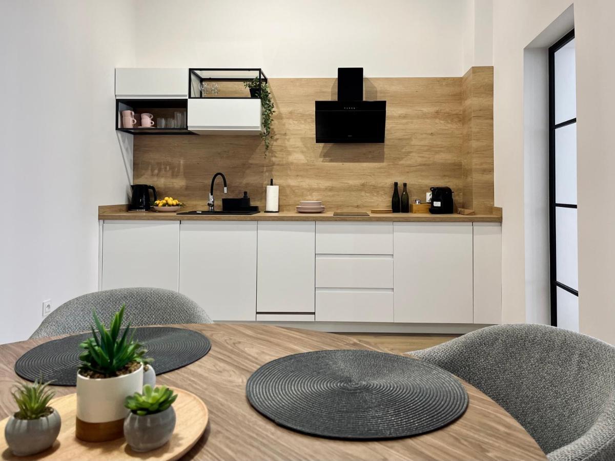 Luna Apartments Jelenia Gora Bagian luar foto