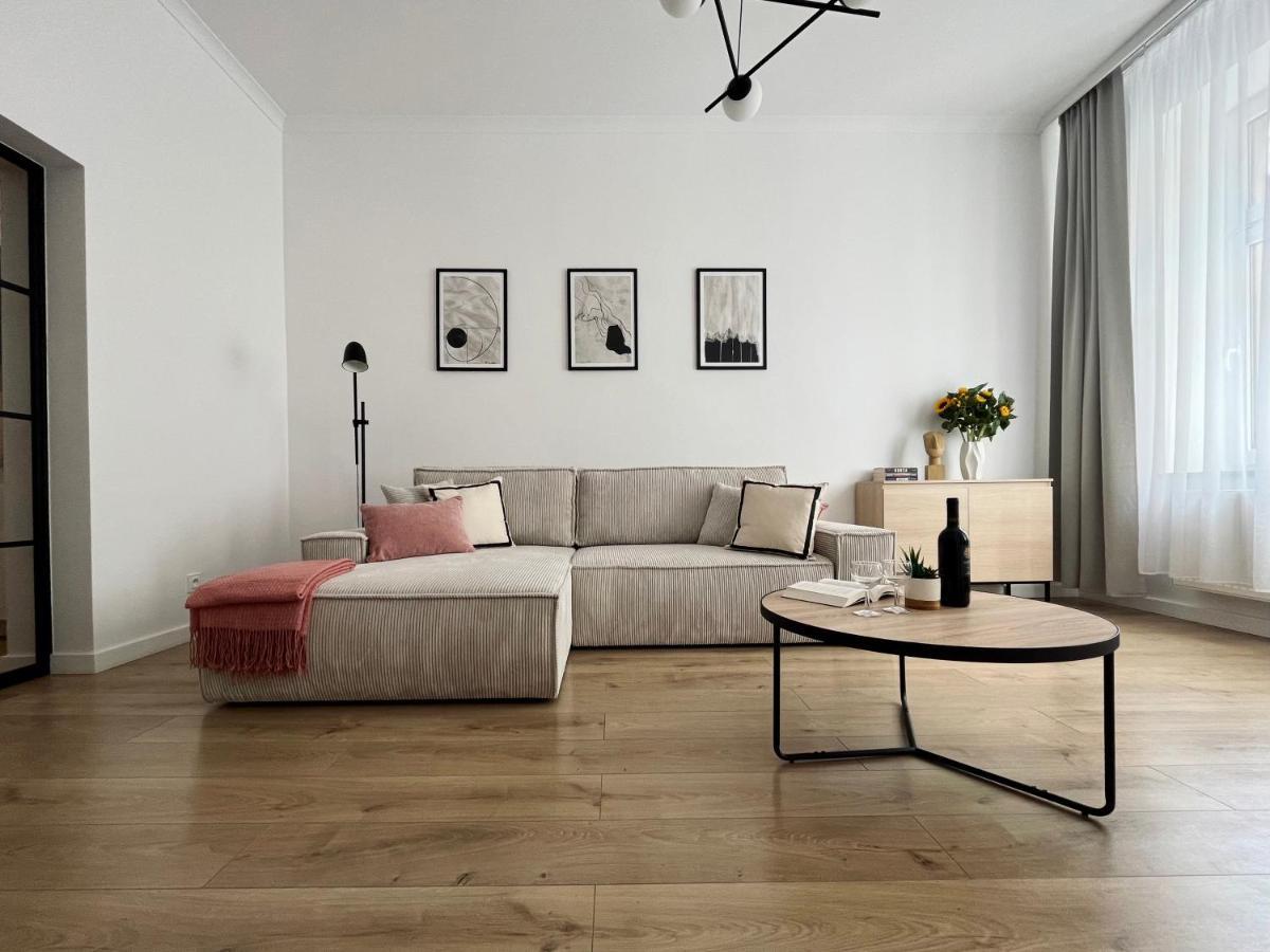 Luna Apartments Jelenia Gora Bagian luar foto