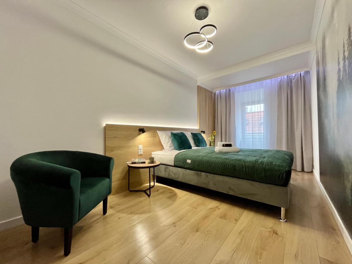 Luna Apartments Jelenia Gora Bagian luar foto
