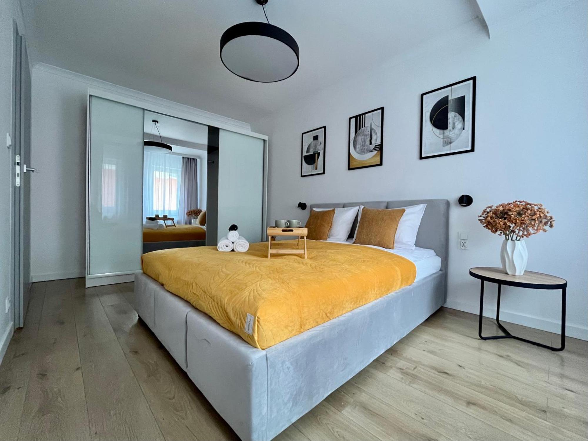 Luna Apartments Jelenia Gora Bagian luar foto