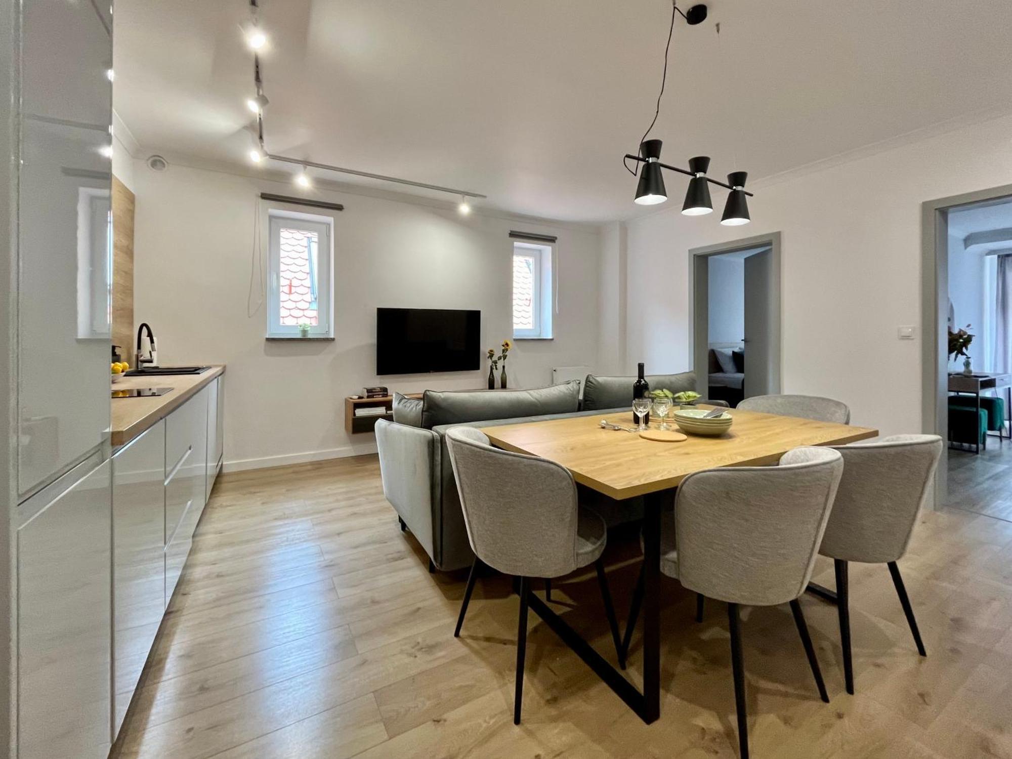 Luna Apartments Jelenia Gora Bagian luar foto