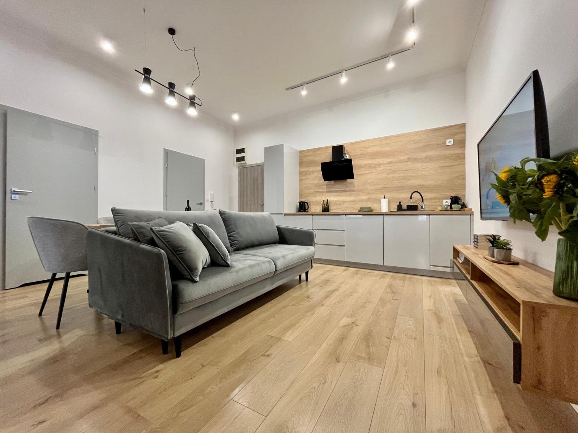 Luna Apartments Jelenia Gora Bagian luar foto