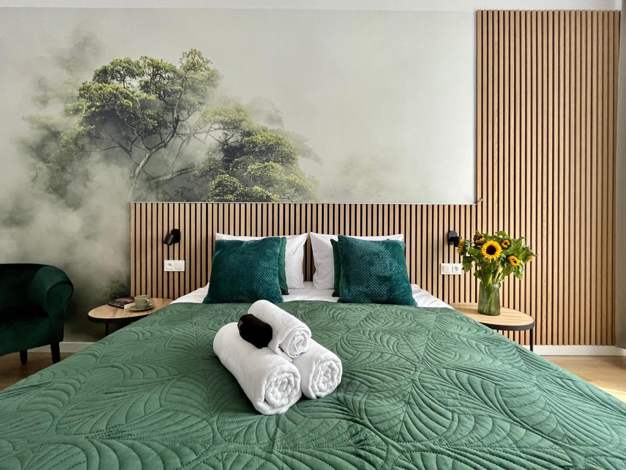 Luna Apartments Jelenia Gora Bagian luar foto
